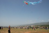 UÇURTMA ŞENLİĞİ - Engelli Öğrenciler 'Uçurtma Şenliği'nde Aileleri İle Birlikte Eğlendi