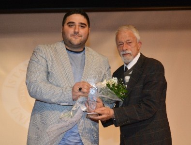 İstanbul Aydın Üniversitesi'nden Dijital Medyanın Süvarisine Ödül