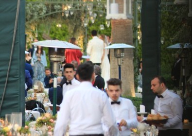 Kenan İmirzalıoğlu Ve Sinem Kobal Dünyaevine Girdi