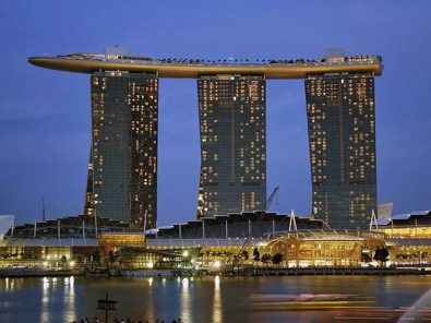 Singapur'a Vize Vaadiyle Dolandırıldı