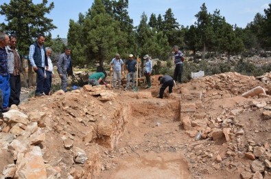 Tarihi Kilise Alanında Kazı Başladı