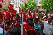 MUSTAFA TUTULMAZ - Gençler Türk Bayraklarıyla Sokağa Döküldü