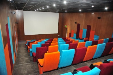 Kepez'de Sinema Salonunda Sona Gelindi