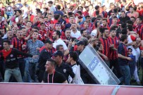 ÇANAKKALE 18 MART - Maç Bitti Saha Karıştı