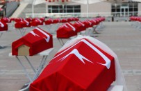 Tabutları gören vatandaşlar neye uğradıklarını şaşırdı