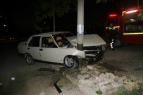 ELEKTRİK AKIMI - Yozgat'ta Trafik Kazası Açıklaması 5 Yaralı