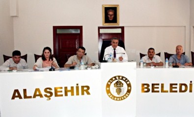 Alaşehir Belediyesi'nden Yoğun İhale Mesaisi