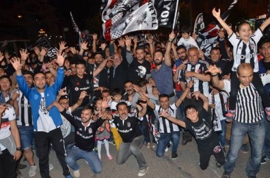 Beşiktaşlılar, Fikret Orman'ı Şampiyonluk Kupası İle Birlikte Kırşehir'e Davet Edecek