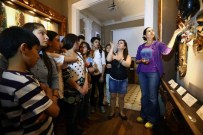 HACIVAT VE KARAGÖZ - Konak'ta Müze Merakı Engelleri Kaldırdı