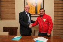 KAZıM KURT - Odunpazarı Belediyesi İle AKUT Arasında İşbirliği Protokolü İmzalandı