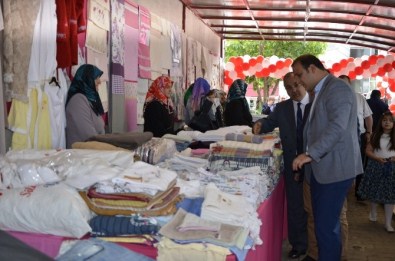 Öğrenciler Yararına Kermes Açıldı