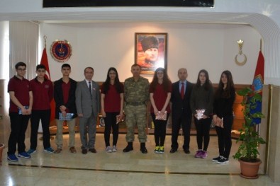 Öğrencilerden Güneydoğu'daki Askerlere Mektup