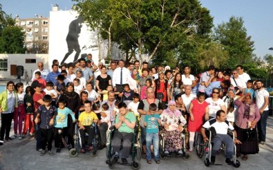 Silifke'de Engelli Ve Yaşlı Taşıma Aracı Hizmete Girdi