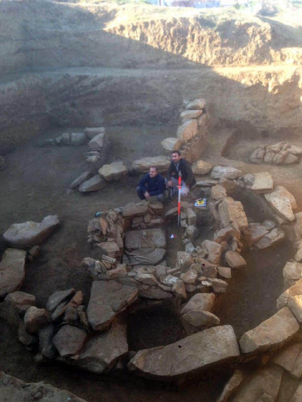 5 bin yıllık savaşçı mezarı bulundu