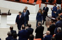 TBMM - Başbakan Davutoğlu'nu ayakta alkışladılar