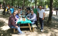 SEMERKANT - Başkan Karaman Piknik Alanındaki Misafirleri Ziyaret Etti