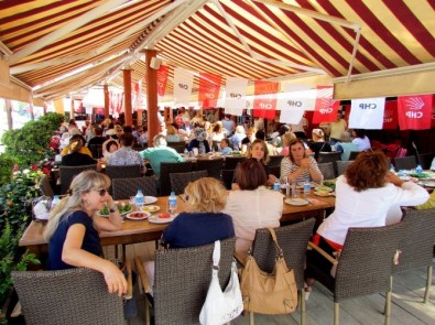 CHP'li Kadınlardan Birlik Ve Beraberlik Kahvaltısı