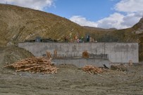 ŞEBEKE HATTI - Hakkari'de Alt Yapı Sorunu Bitiyor