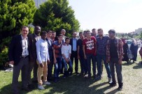 ULUSLARARASI ÖĞRENCİ BULUŞMASI - Rektör Birdan, Yabancı Öğrencilerle Uluslar Arası Buluşmaya Katıldı