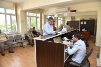 HALK BANKASı - Yunusemre'de Vezneler Hafta Sonu Da Açık