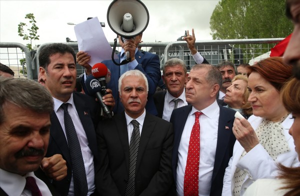 Koray Aydın: Süs bitkisi değiliz