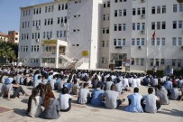 İNTİHAR GİRİŞİMİ - Deniz Sezonu Öncesi Öğrencilere 'Suda Boğulmalar Ve İlk Yardım' Kursu