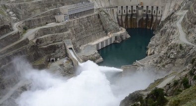 Deriner Barajı'nda Su Seviyesi Maksimuma Ulaştı