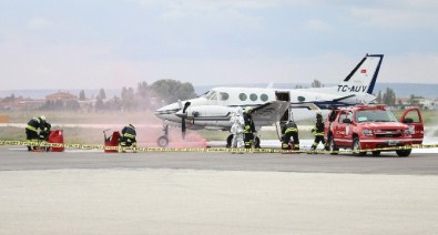 Eskişehir Hasan Polatkan Havaalanı'nda 'Uçak Kazası' Tatbikatı