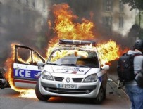 PLASTİK MERMİ - Fransa'da polis aracı yakıldı