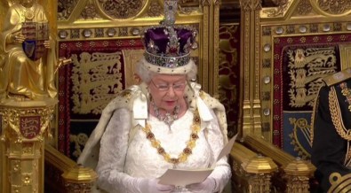 İngiliz Parlamentosunu Kraliçe Açtı
