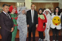 Kız Öğrenciler Köy Okulları İçin Yaptıkları Eserleri Sergilediler