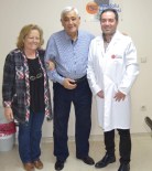 ESKİ FUTBOLCU - Sedyeyle Geldiği Hastaneden Yürüyerek Ayrıldı