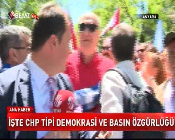 CHP'liler Beyaz TV muhabirini darp etti - Ankara