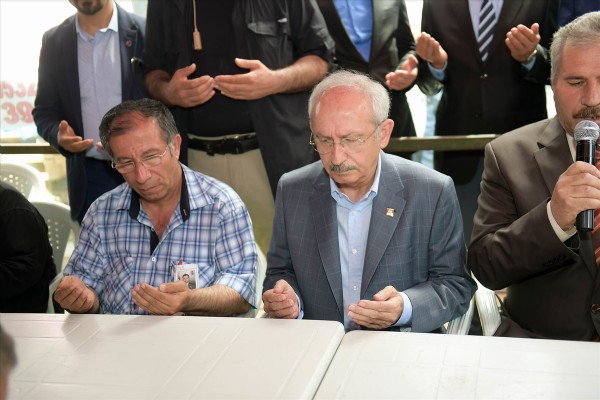 Kılıçdaroğlu'ndan şehit ailesine taziye ziyareti