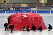 BUZ PATENİ - 19 Mayıs'ı Buzda Dev Türk Bayrağı Açarak Kutladılar