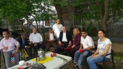 AK Parti'den Engellilere Tekerlekli Sandalye Yardımı