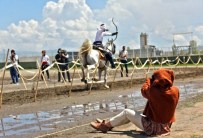 ZİYA GÖKALP - Atlı Okçular Nefes Kesti