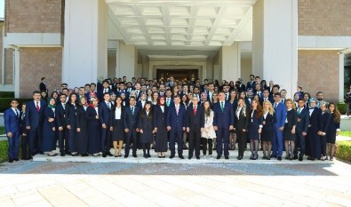 Başbakan Davutoğlu, Gençleri Kabul Etti