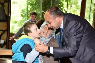 Başkan Üzülmez Engellileri Unutmadı