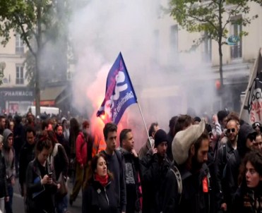 Fransa'da 'Yeni Çalışma Yasası' Protestosu