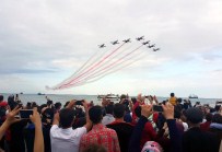 TÜRK YILDIZLARI - Solotürk Ve Türk Yıldızları'ndan Nefes Kesen Gösteri