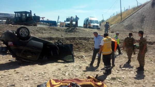 Adıyaman'da Trafik Kazası: 2 Ölü, 3 Yaralı