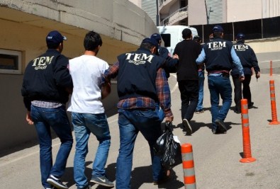Gaziantep'te Yasa Dışı Bildiri Dağıtan 3 Kişi Gözaltına Alındı