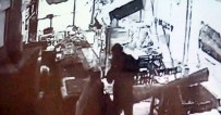 GAZIANTEP EMNIYET MÜDÜRLÜĞÜ - Gaziantep'teki Patlama Anında Yaşananlar, Çevredeki Güvenlik Kamerasına Yansıdı