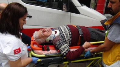 Manevra Yapan Araç Yayaya Çarptı Açıklaması 1 Yaralı