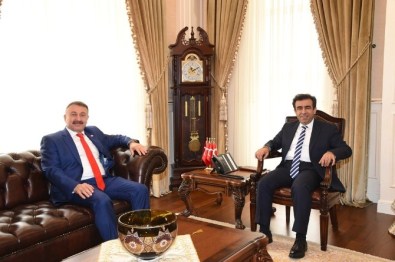Mersin Milletvekilinden Vali Güzeloğlu'na Ziyaret