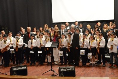 Özel Başak Koleji 25. Yaşını Ezgilerle Kutladı