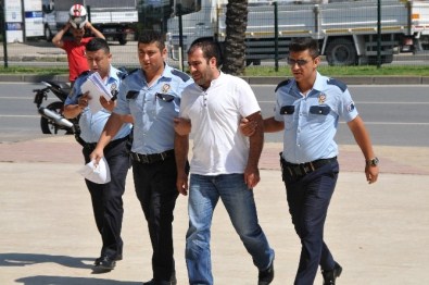 Alanya'da Yerel Televizyon Kanalı Sahibine Saldıran Zanlı Yakalandı