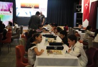 SATRANÇ TURNUVASI - Beyoğlu'nda Genç Beyinler Satranç Turnuvasında Yarıştı