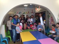 ALI SEZER - Erzurumlular Derneği Gençlik Kolları Yüreklere Dokunuyor